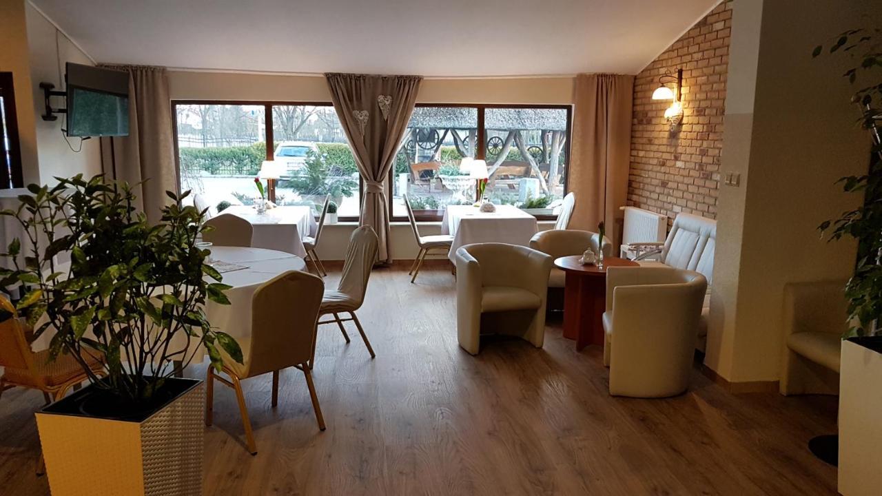 Motel Pintal Гожов Велкополски Екстериор снимка