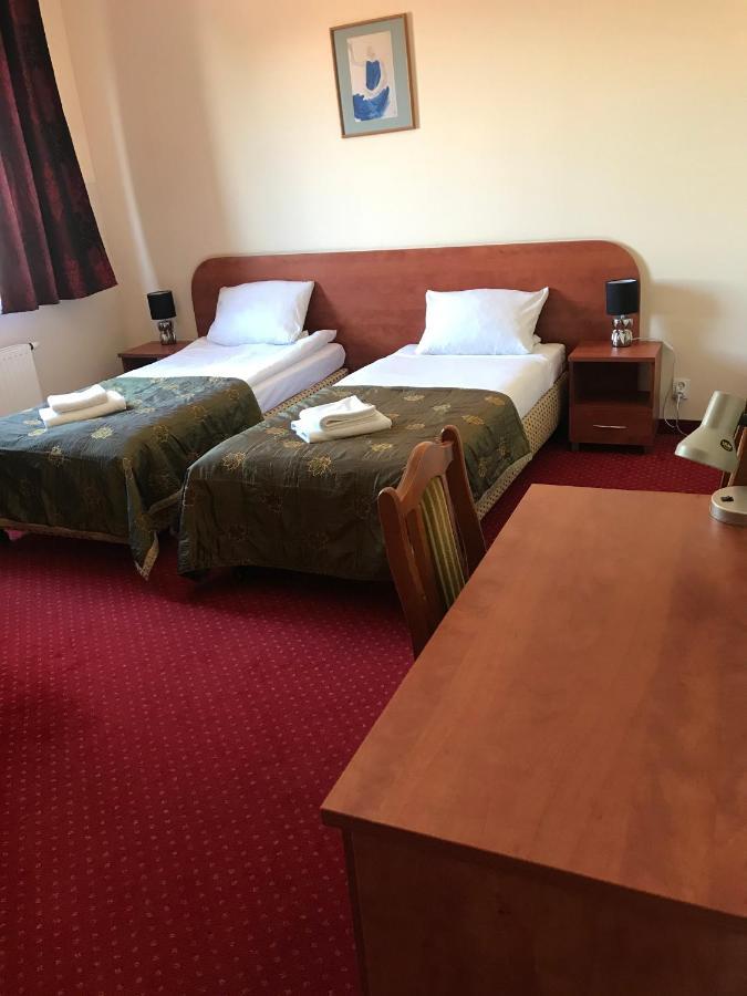 Motel Pintal Гожов Велкополски Екстериор снимка