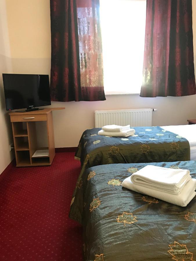 Motel Pintal Гожов Велкополски Екстериор снимка